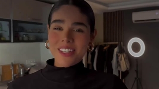 آهنگ باکاراشون روانیت میکنن میپرسن چرا با صدای سارن